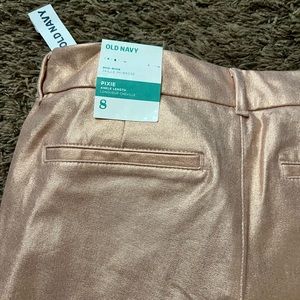 Brand New with tags size 8 Old Navy Pixie Ankle Pants.